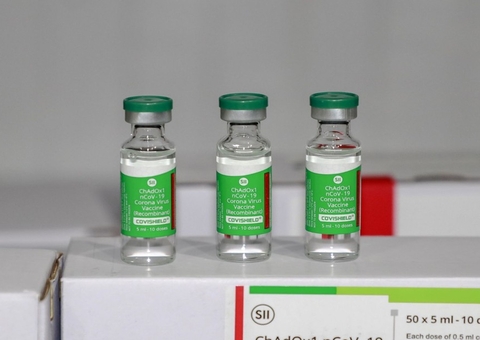 Semsa vacina hoje pessoas de 52 anos contra covid em Manaus; veja postos