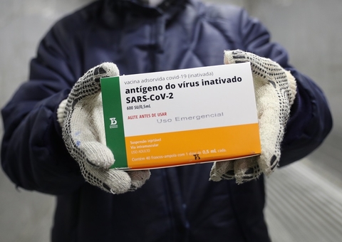 IFA para reiniciar produção da CoronaVac chega nesta terça