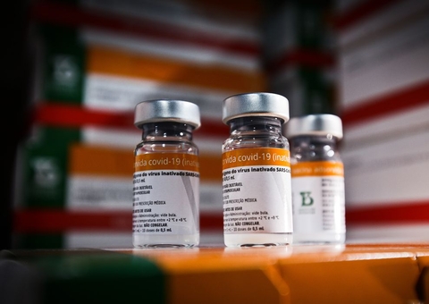 Reforço de marca diferente é mais eficaz para vacinados com CoronaVac