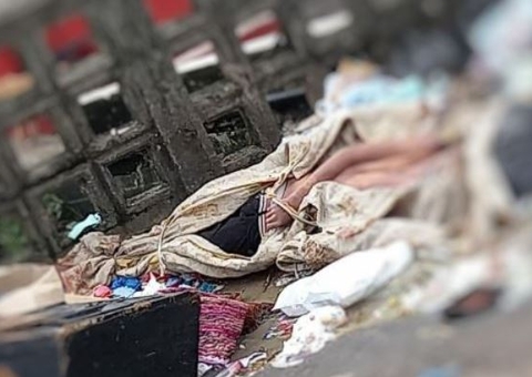 Homem é achado morto em lixeira a céu aberto em Manaus