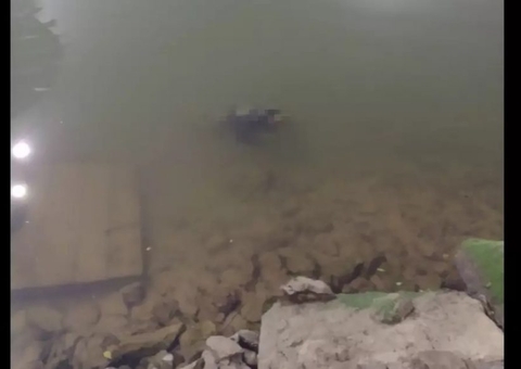 Pescador puxa linha e descobre que fisgou homem apodrecendo em rio