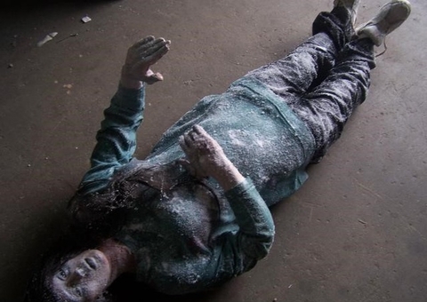 Carro quebra em nevasca e jovem sobrevive após ficar congelada