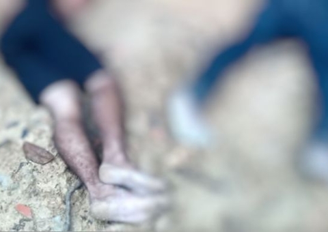 Dupla é executada a tiros dentro de casa em construção em ramal de Manaus