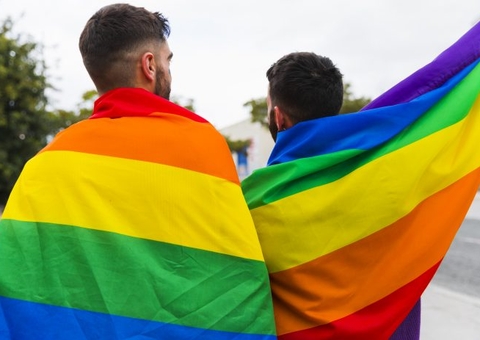 Casal homoafetivo não precisa postar foto para reconhecer união estável