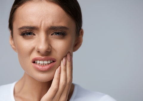 Pandemia pode ter provocado ‘ranger dos dentes’ em várias pessoas