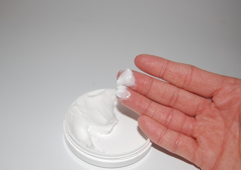 Anvisa proíbe venda de mais 47 pomadas de cabelo