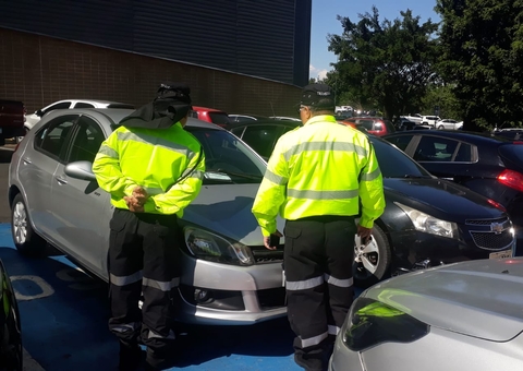 IMMU reforça o uso da credencial em estacionamento para idosos e deficientes