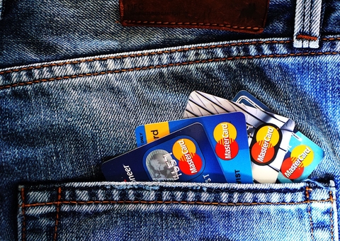 Saiba como evitar golpes e compras indesejadas no cartão por aproximação