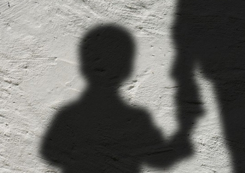  Homem é preso por estuprar os próprios filhos