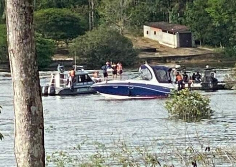 Criança desaparece após naufrágio de barco no lago do Mariano, em Manaus