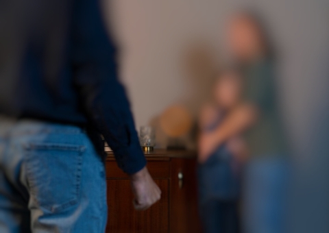 Pai é preso por estuprar filha e manter família em cárcere por 3 anos no Amazonas