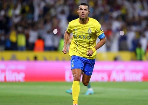 Cristiano Ronaldo brilha com 2 gols, Portugal vence Eslováquia e se classifica para Euro