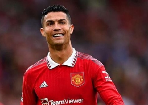 Manchester United remove mural com imagem de Cristiano Ronaldo do estádio