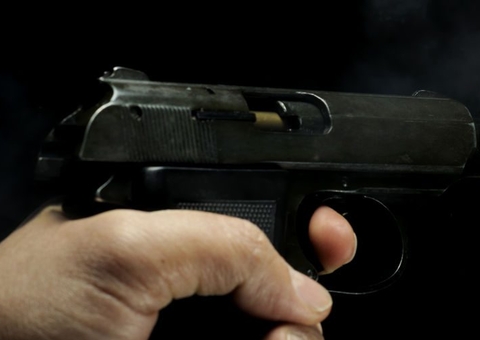 Segurança é baleado durante assalto a micro-ônibus em Manaus