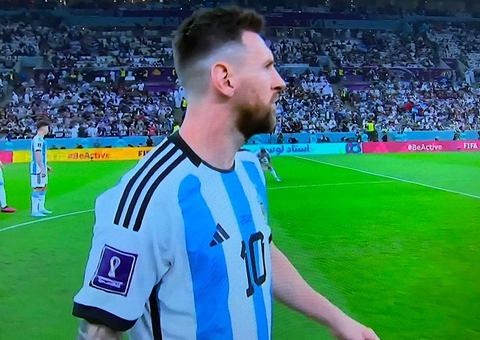 Mbappé e Messi decidem, e PSG vence lanterna do Francês