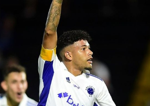 Cruzeiro vira e bate Bragantino na estreia do técnico Pepa