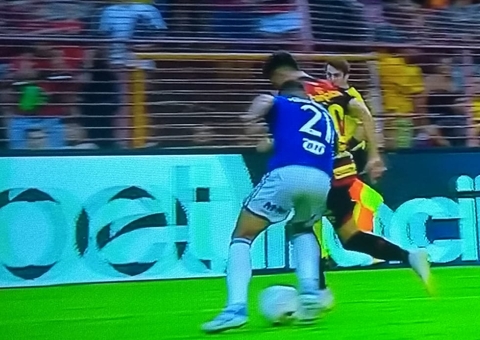 Sport vence Cruzeiro e fica a três pontos do Vasco na Série B