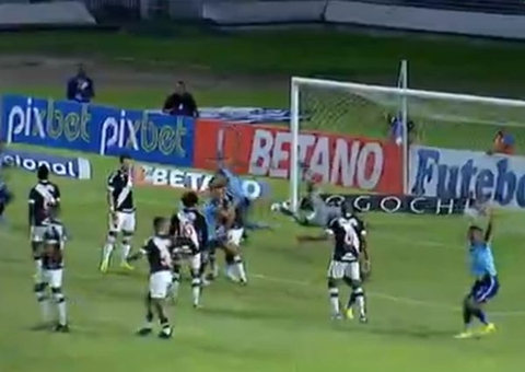 CSA aproveita erros do Vasco, vence em casa e deixa a zona do rebaixamento