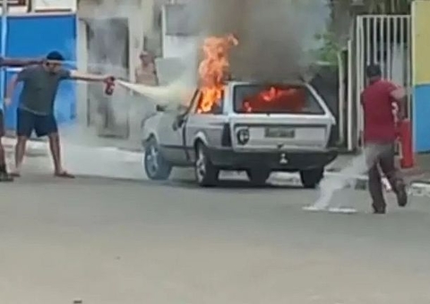 Após ameaçar esposa, homem entra no carro e morre carbonizado