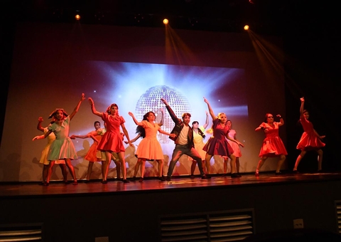 Corpo de Dança da Liga apresenta Mamma Mia! no Teatro Amazonas