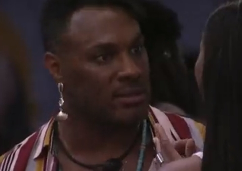 Vídeo: Nicácio desabafa ao reencontrar ex-brothers: 'olhar na cara desses racistas'