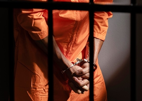 Homem sai da cadeia, descumpre medida protetiva e ameaça ex em Manaus 