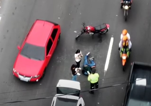 Av. Cosme Ferreira tem dois acidentes com feridos em menos de duas horas em Manaus