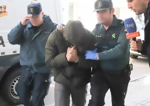 Padre é preso com o namorado por vender Viagra e afrodisíacos ilegais