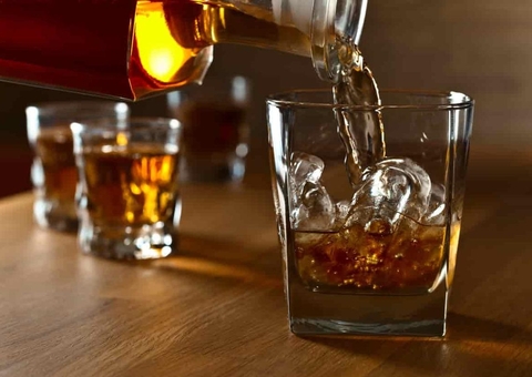 Trio é condenado por burlar tributos de whisky na fronteira com Uruguai