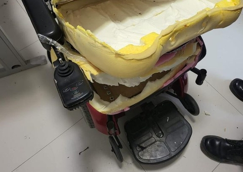 Mexicano é preso com drogas em cadeira de rodas em aeroporto no Amazonas