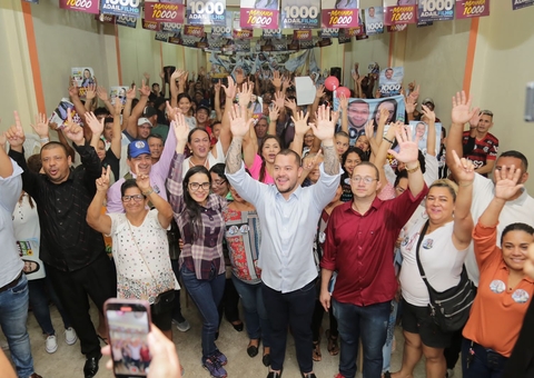 Adail Filho e Mayara cumprem agenda na zona Sul de Manaus
