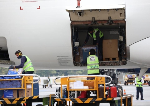 Amazonas recebe 100.540 doses de vacinas contra a Covid-19