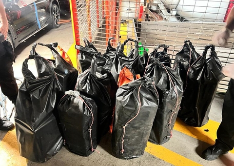 PF apreende mais de 1,5 tonelada de cocaína em navio que partiria para a Europa