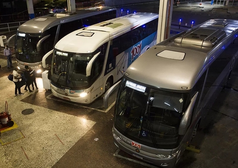 Passageira será indenizada após empresa de ônibus mudar horário de viagem