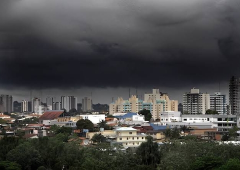 Período de chuvas intensas no Amazonas exige cuidados com imóveis; confira