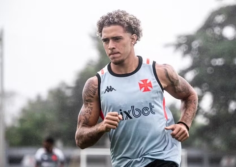 Vasco anuncia empréstimo do atacante Figueiredo ao Coritiba