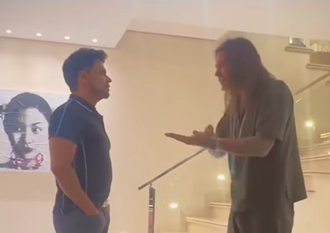 Dado Dolabella presenteia Zezé Di Camargo com pílulas: 'viajar na maionese'