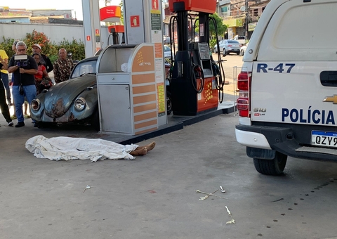 Homem é morto a tiros enquanto almoçava no Santa Etelvina