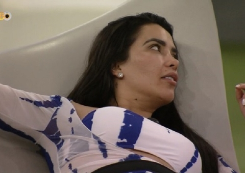 No BBB23, Dania confirma que não iria beijar Sapato: 'ele [que] me beijou'; vídeo