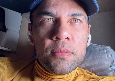 Daniel Alves é pivô de esquema de compra de cigarros em presídio na Espanha