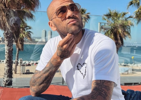 Defesa de Daniel Alves apresenta recurso por libertação