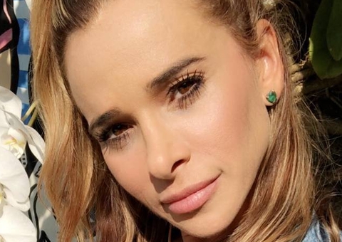 Dany Bananinha acende vela para Marília Mendonça e altar pega fogo: 'sem ação'