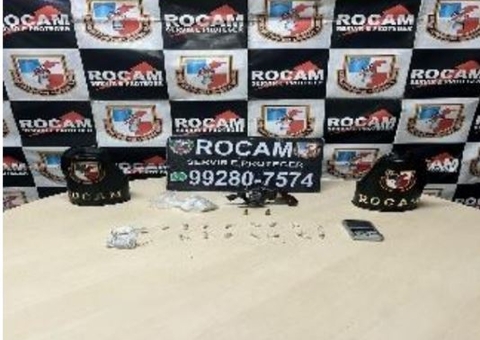 Polícia apreende arma e drogas em apartamento no Centro após denúncia