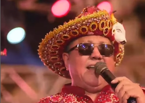 David Assayag se pronuncia após puxar toada do Caprichoso no trio do Garantido: 'erro grave'