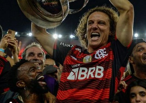 Zagueiro David Luiz renova com Flamengo até fim de 2023