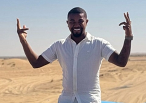 Davi Brito ostenta carrão de luxo avaliado em R$ 4,8 milhões em Dubai e viraliza  