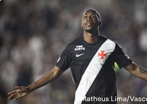 Vasco brilha na estreia e assume a ponta do Carioca com goleada em São Januário