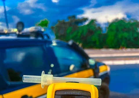 Motorista é preso pela PRF ao ser flagrado dirigindo bêbado na BR-319