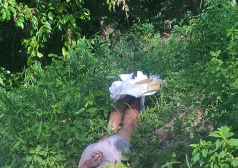 Moradores encontram homem torturado e morto em área de mata em Manaus