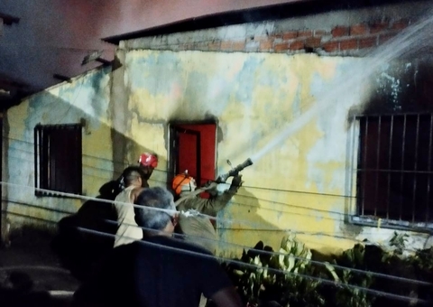 Adolescente escapa de morrer queimado após incêndio em casa no Amazonas